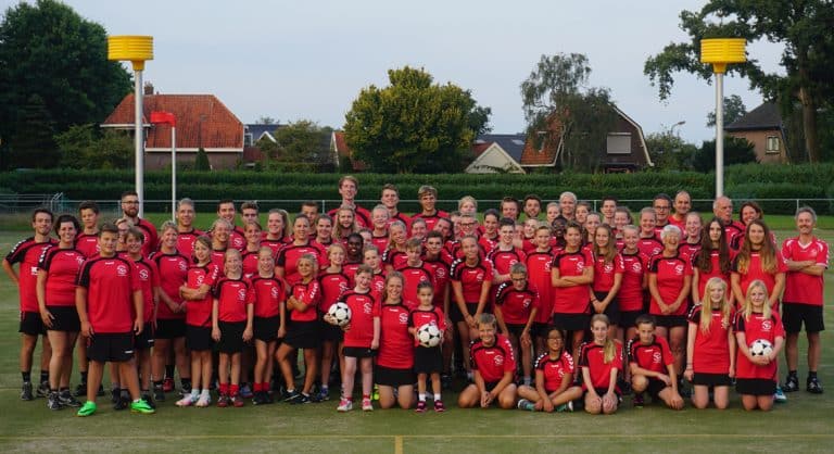 Soester korfballers in nieuw wedstrijdtenue