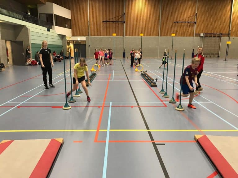 Korfbal clinic met de buurtsportcoaches