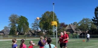 Acht Eemvogels leren vijftig BINK-kinderen vliegen